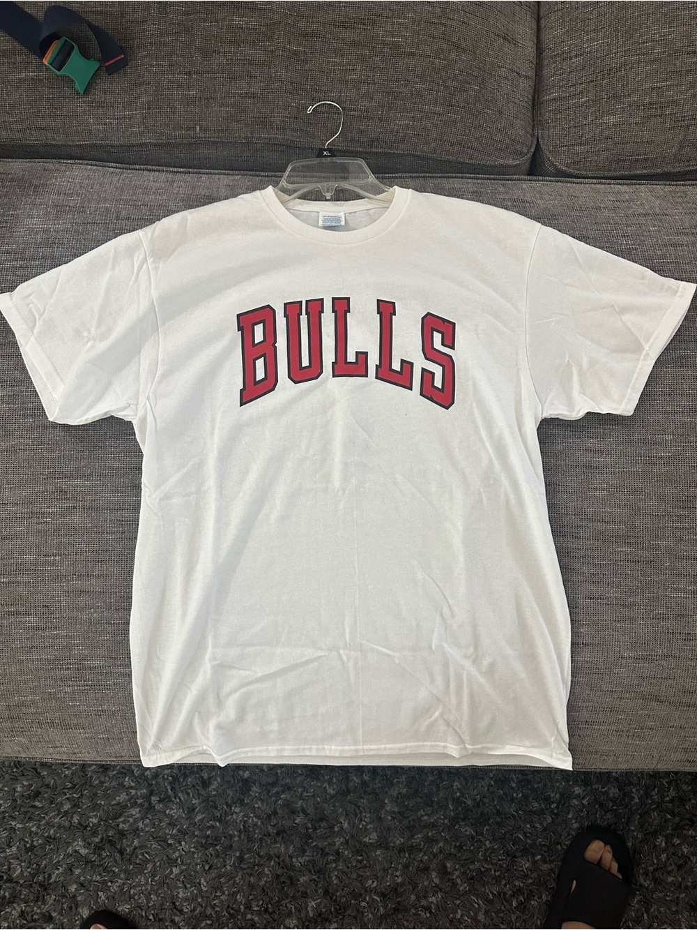White Chicago Bulls Graphic Tee - Unisex Casual Shirt Size L